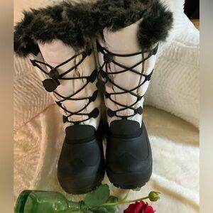 KAMIK - Women's Black and White Winter  Boots
